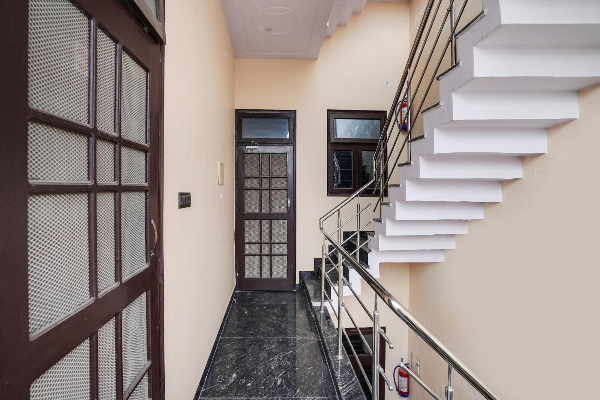 Hotel O Ayurma Inn Chinhat ภายนอก รูปภาพ